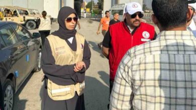 الوزيرة القطرية لولوة الخاطر أثناء زيارتها لغزة في نوفمبر الماضي