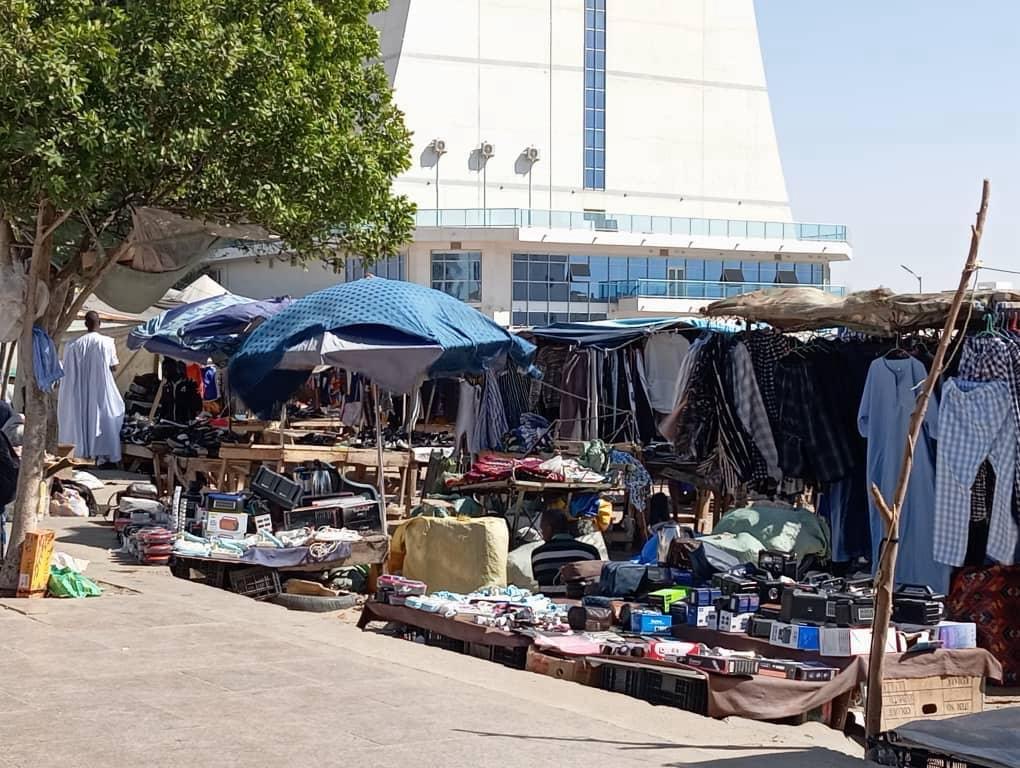 سوق الملابس marche