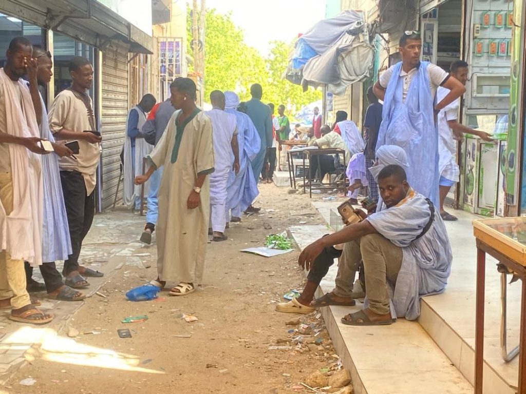 نقطة ساحنة- هواتف - شباب- بطالة