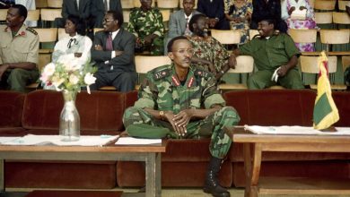 بول كاغامي عندما كان قائدا عسكريا