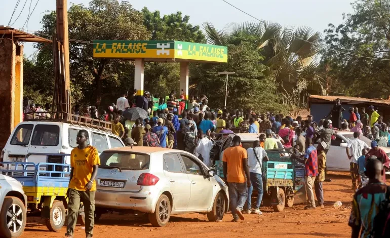 باماكو - مالي - حصار- وقود