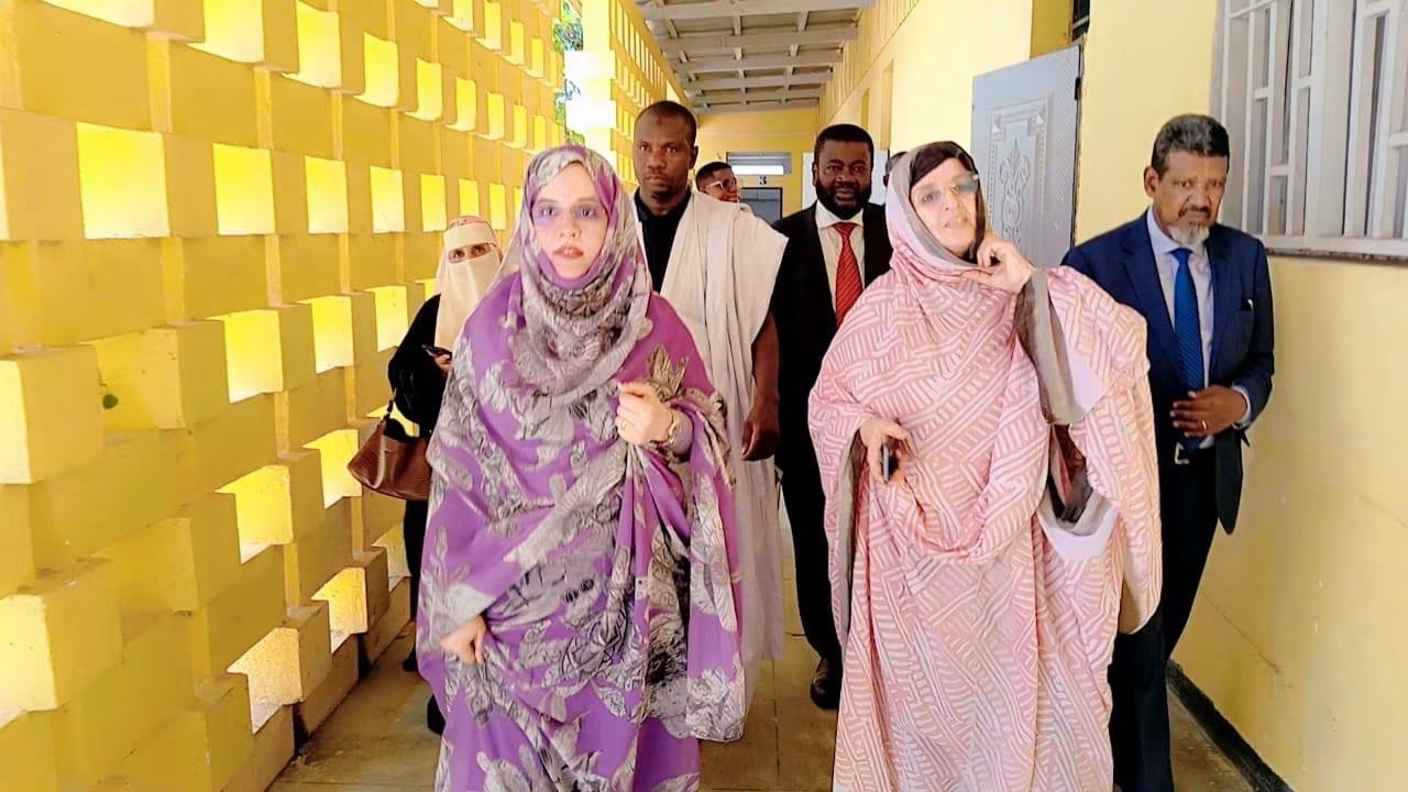 وزيرة التربية تتفقد جاهزية ثانوية امتياز البنات للعام الدراسي