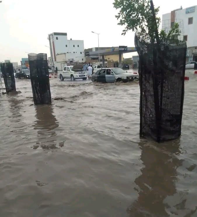 تغمر شوارع نواكشوط وتعيد مشكلة الصرف الصحي إلى الواجهة