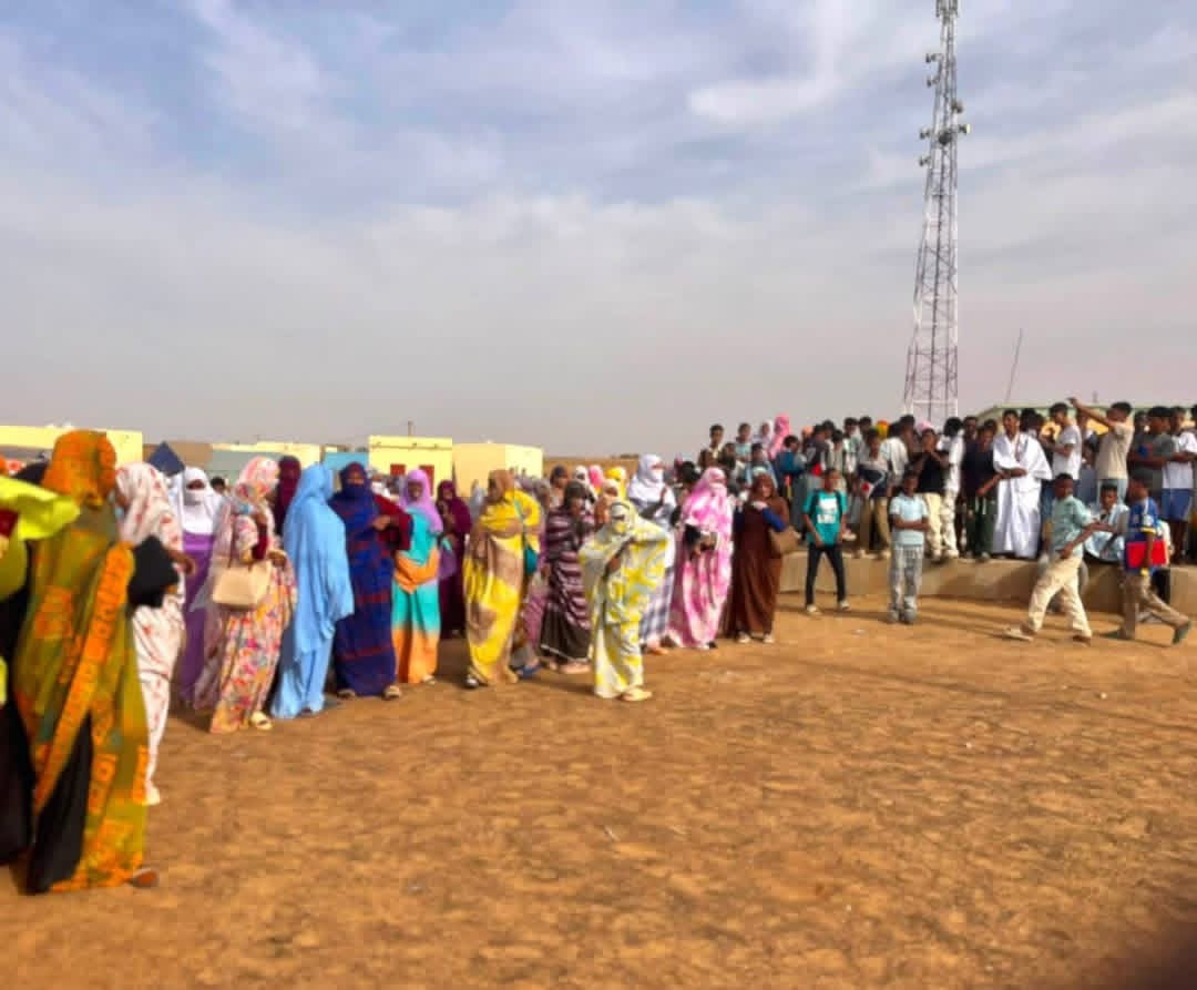 سكان اعوينات أزبل يحتجون رفضا لإغلاق قسم البكالوريا الآداب العصرية